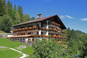 Гостиница Landhaus Sonnenbichl Mittenwald, Миттенвальд